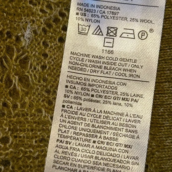 NWOT Old Navy Sweater(size medium) - Picture 6 of 7